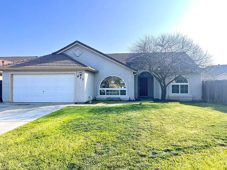 633 Langley Ct — Photo 10