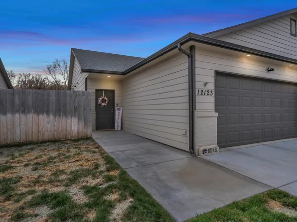 12123 W Shadow Lakes St, Wichita, KS 67205