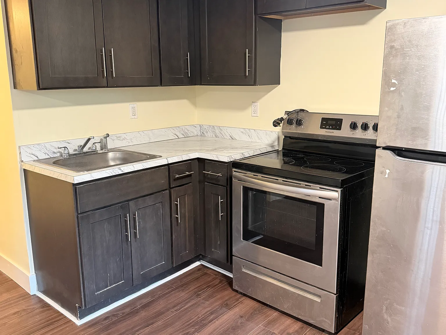 2 bed, 500 sqft, $1,850 — Photo 3