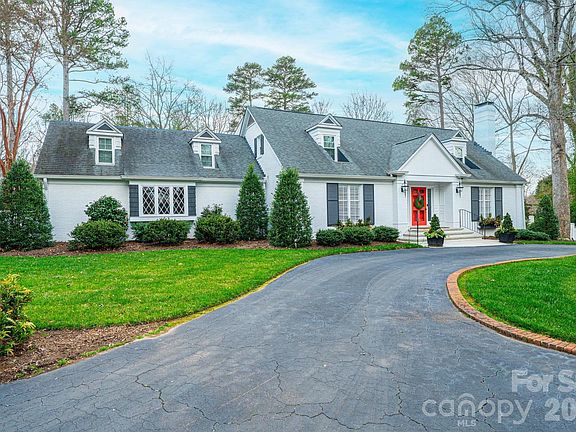 2nd image of 935 18th Avenue Dr NW