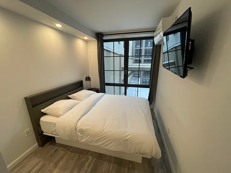 433 W 53rd St #71 — Photo 6