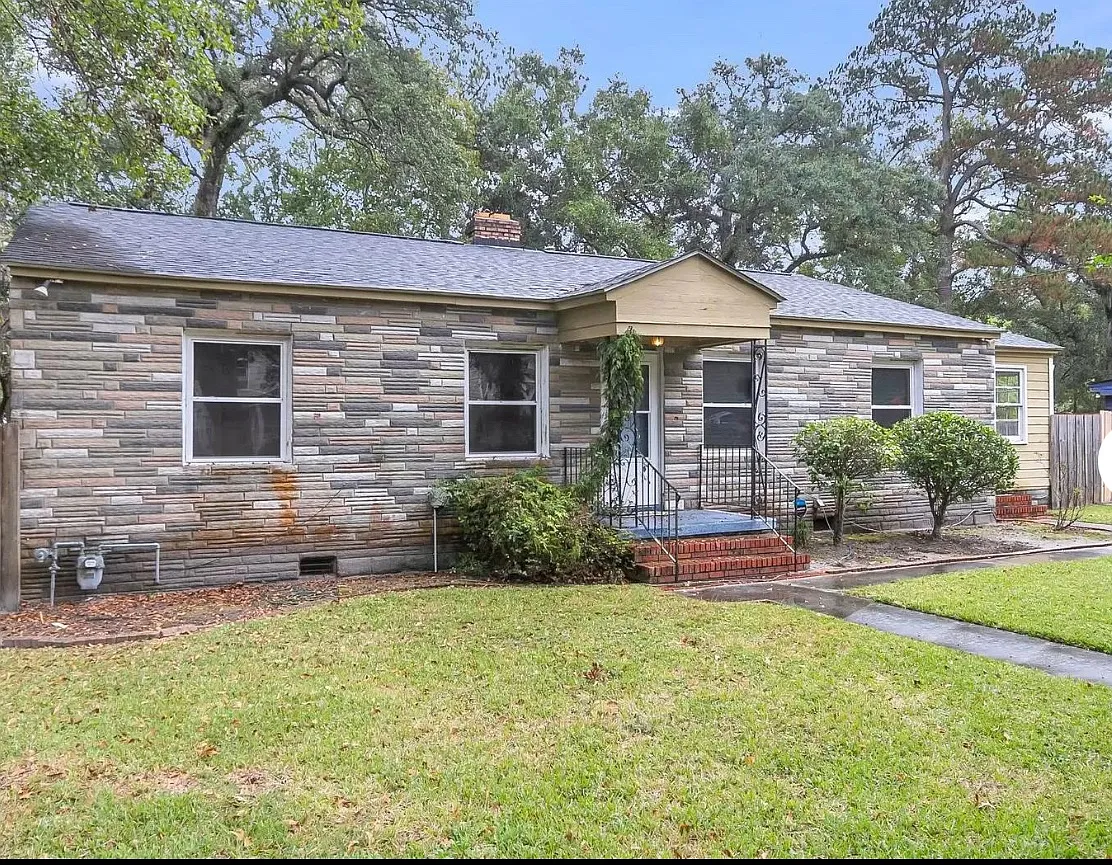 16 Oak Forest Dr — Photo 2
