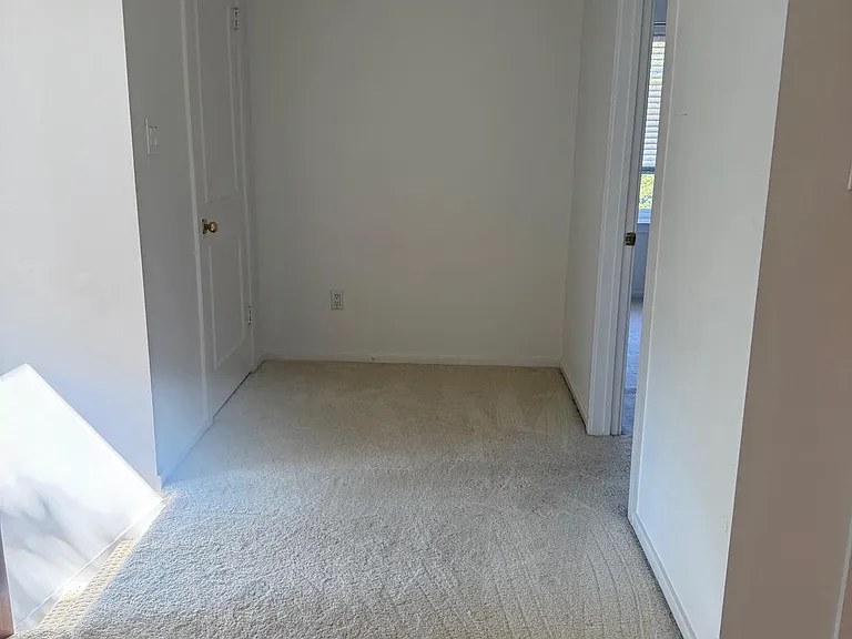 14 Oak Knoll Dr — Photo 25