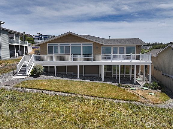 3rd image of 719 Fort Ebey Road