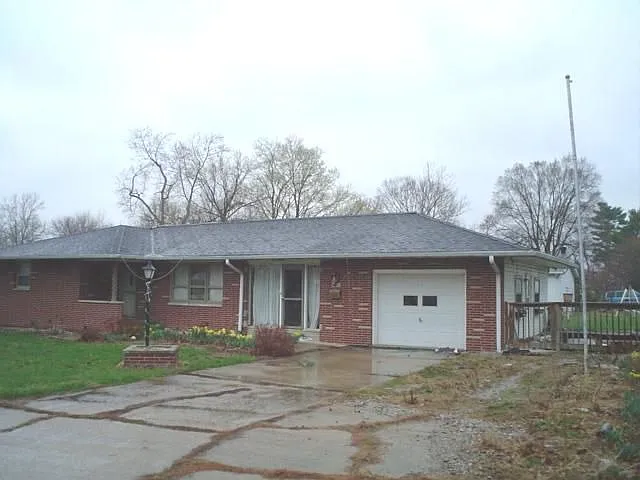 445 Cherry St photo 1