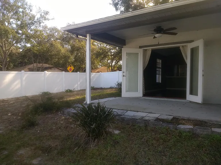 3721 Farnham Ct — Photo 11
