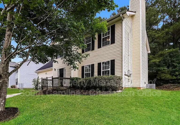312 Macgregor Dr — Photo 2