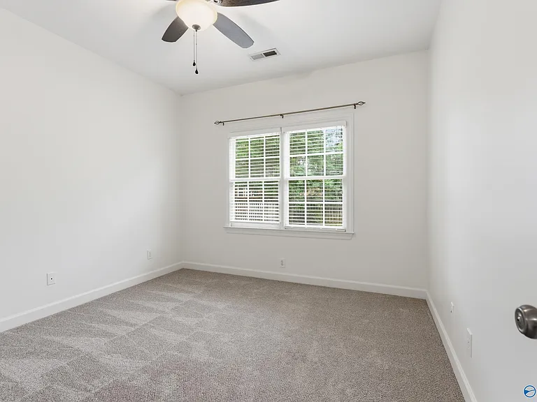 146 Paul Revere Dr — Photo 8