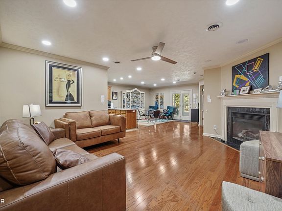 5th image of 141 Creekwood Way