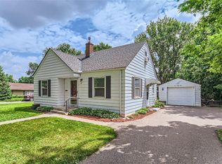 133 Ridgewood Dr, Hopkins, MN 55343