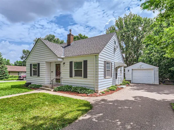 133 Ridgewood Dr, Hopkins, MN 55343