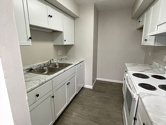 3rd image of 10 Ironwood Ct #25