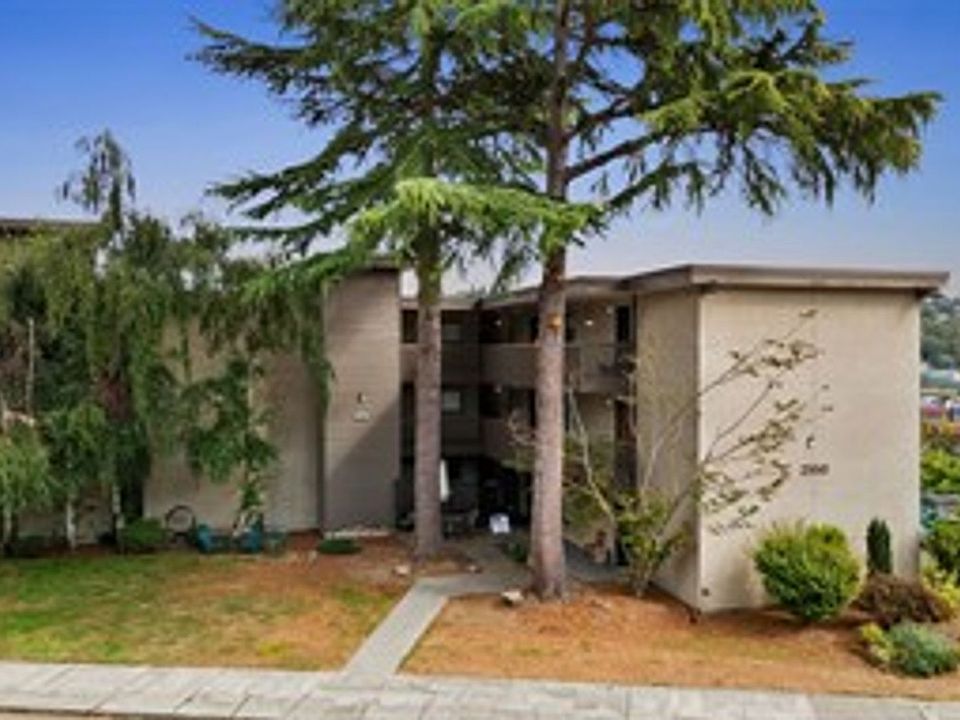 1st image of 2550 Thorndyke Ave W APT 104