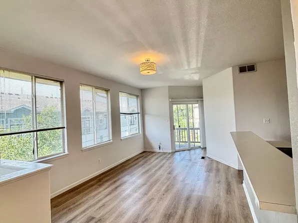 10640 W 12th Ln APT D, Lakewood, CO 80215