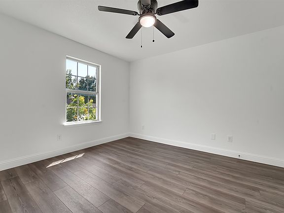 3rd image of 1810 Prairie View Dr