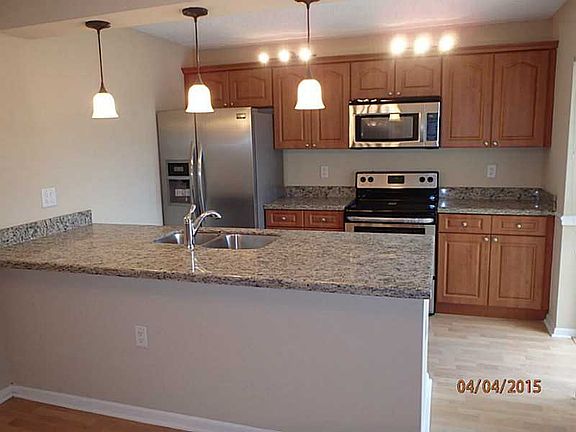 4th image of 101 Live Oak Ln #101