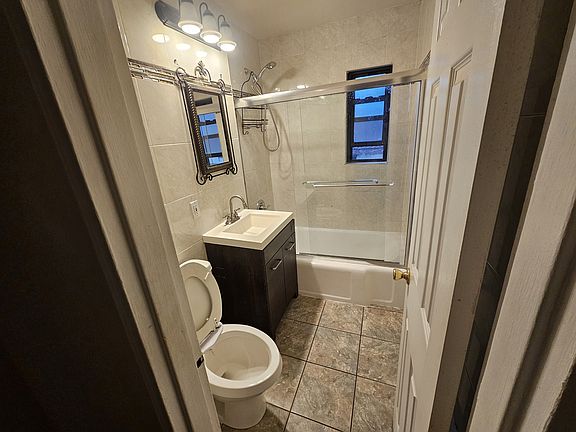 5th image of 7473 220th St