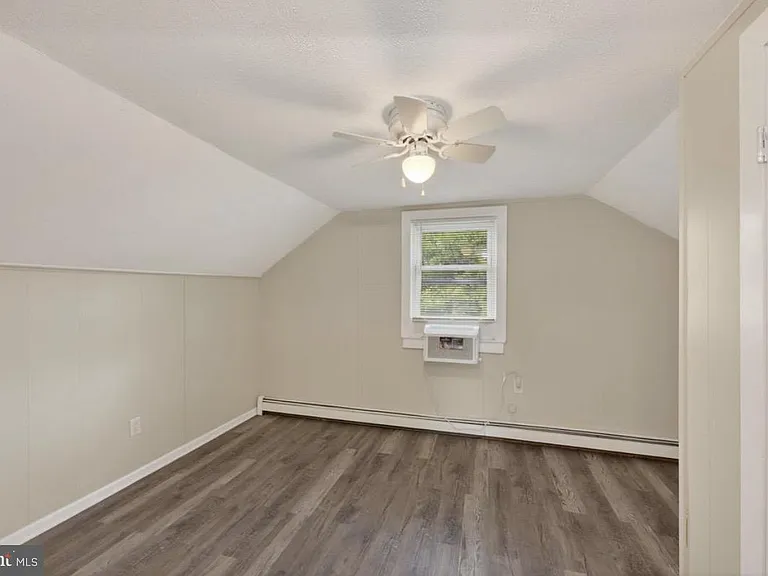 135 Keswick Ave — Photo 17