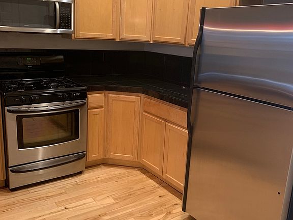4th image of 549-557 S Nevada St