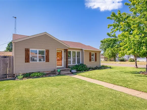 724 W D Ave, Elk City, OK 73644