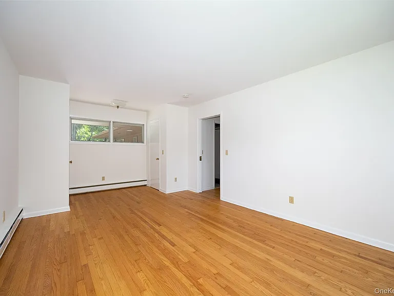 2108-2110 New Hackensack Rd — Photo 15