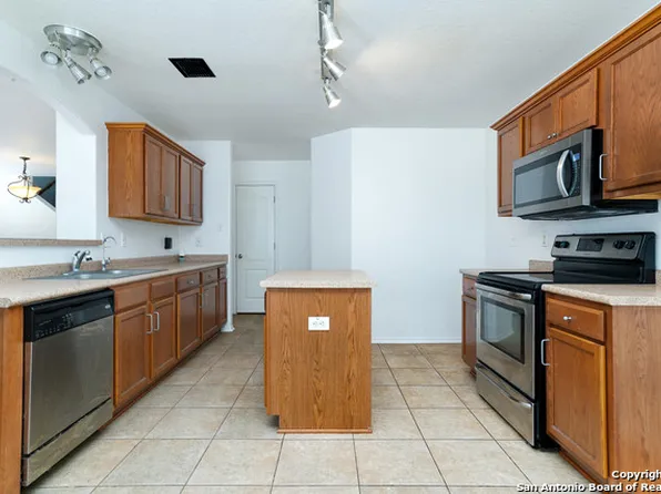 10326 Oakwood Crest, San Antonio, TX 78245