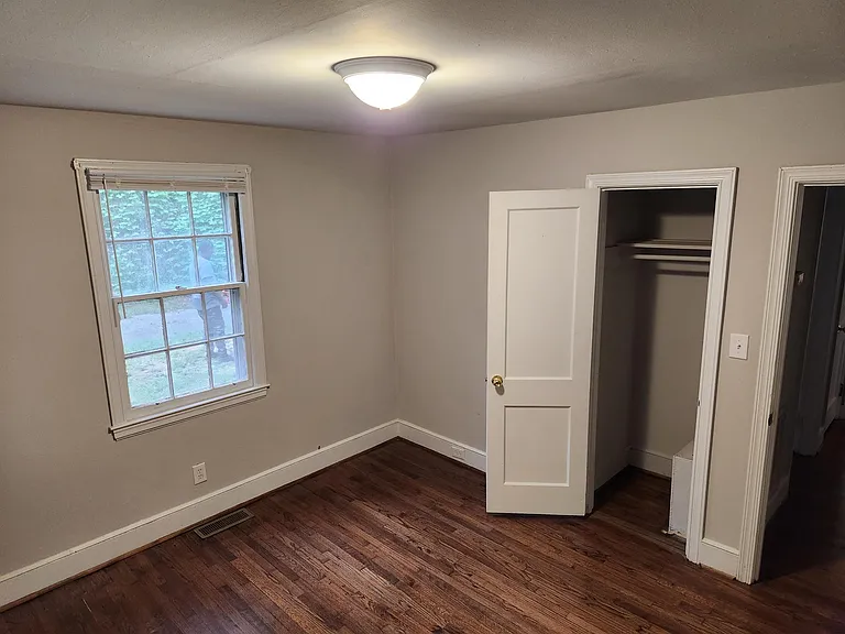 4312 Wentworth Dr — Photo 12