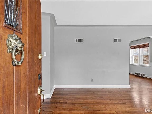 3rd image of 6941 Hillsland Ave