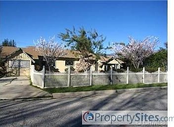 1st image of 260 Myrtlewood Dr