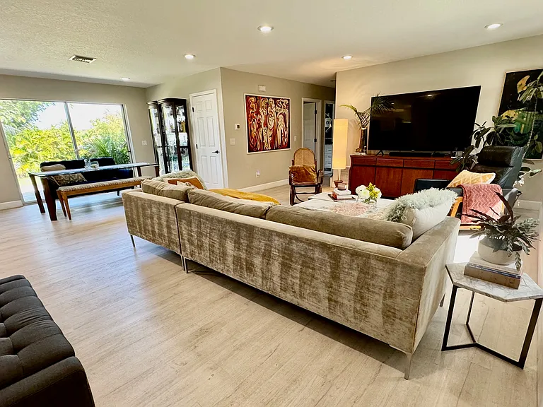 Barker Dr — Photo 2