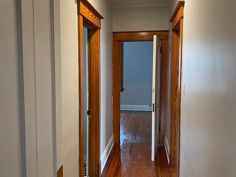 614 W 11th St — Photo 18