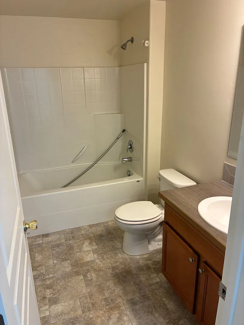 Newer single family home in Nampa — Photo 4
