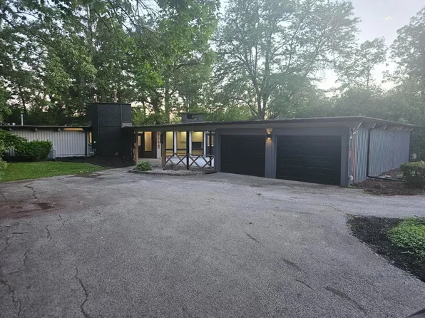 2556 Country Club Dr, Olympia Fields, IL 60461