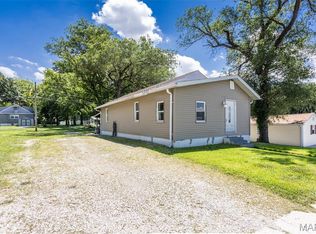 206 Velma Ave, South Roxana, IL 62087