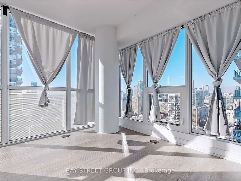 181 Dundas St E #4311 — Photo 13
