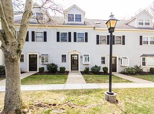 1200 Lagrange St #1206, West Roxbury, MA 02132