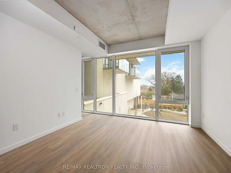 689 The Queensway #201 — Photo 11