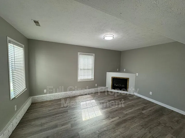 2710 N 1st St #4 — Photo 7
