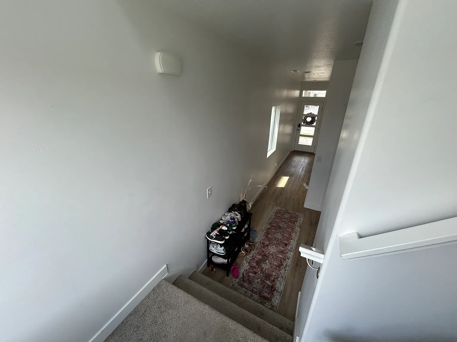 4 bed, 2.5 bath, 2300 sqft, $800 — Photo 2