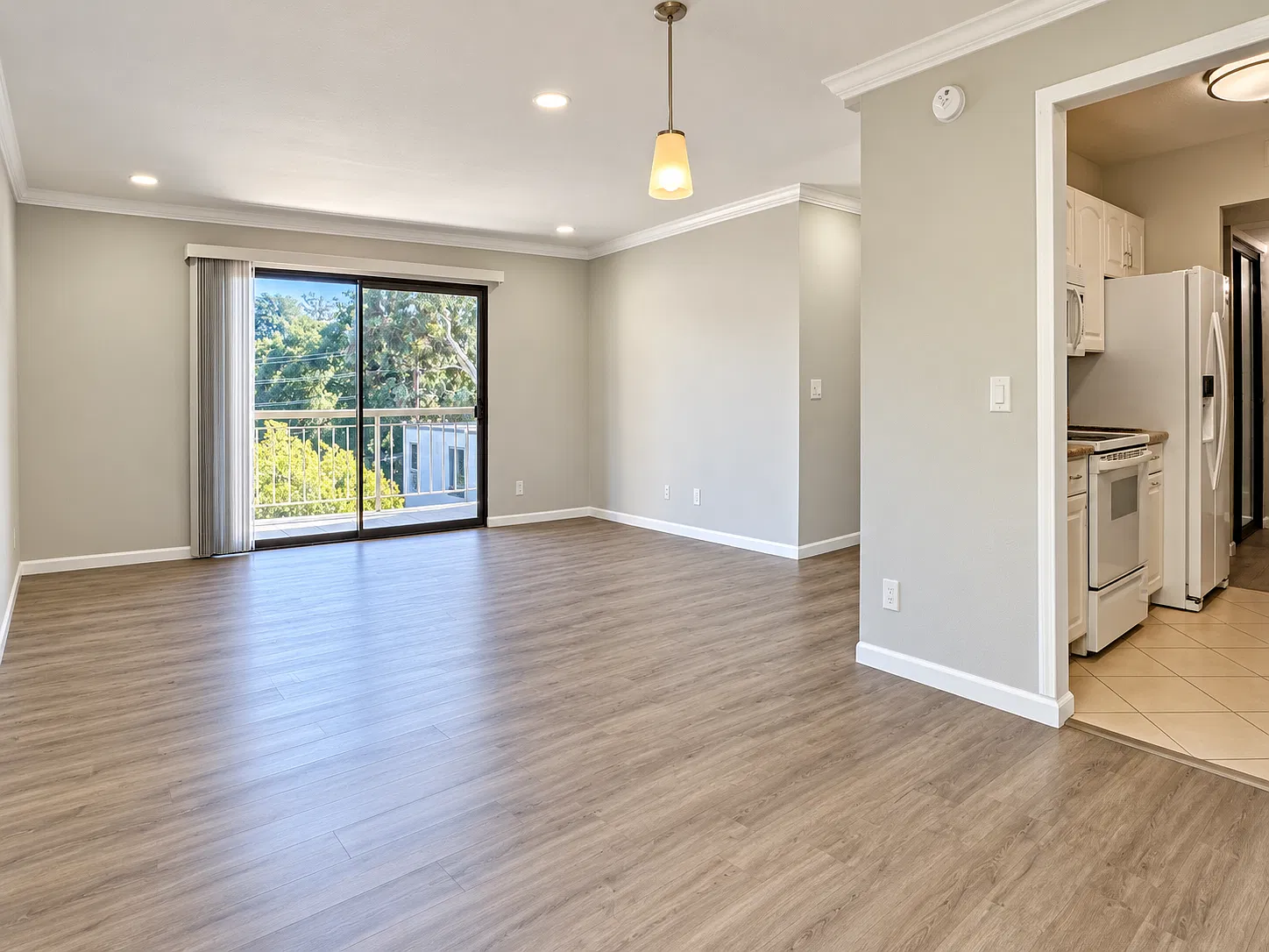 2 bed, 1128 sqft, $2,949 — Photo 1