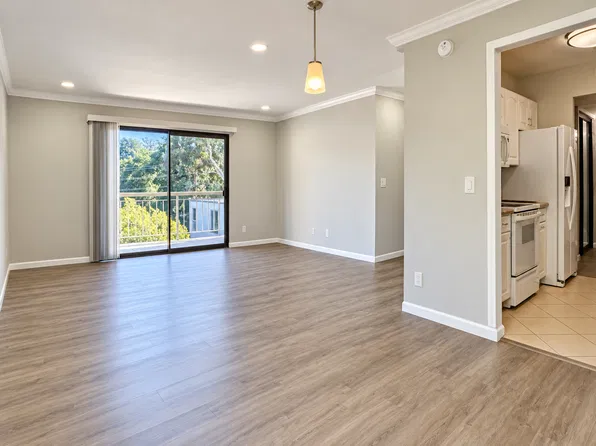 360 N Civic Dr APT 411, Walnut Creek, CA 94596