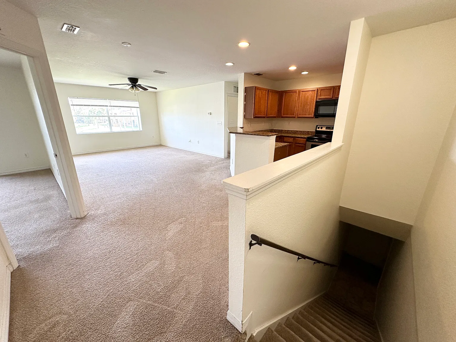 4600 E Moody Blvd — Photo 2