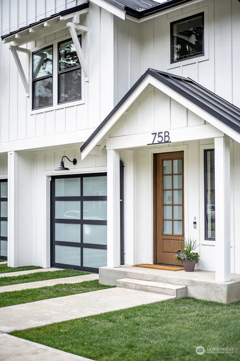 75 5th Avenue NE #B photo 1