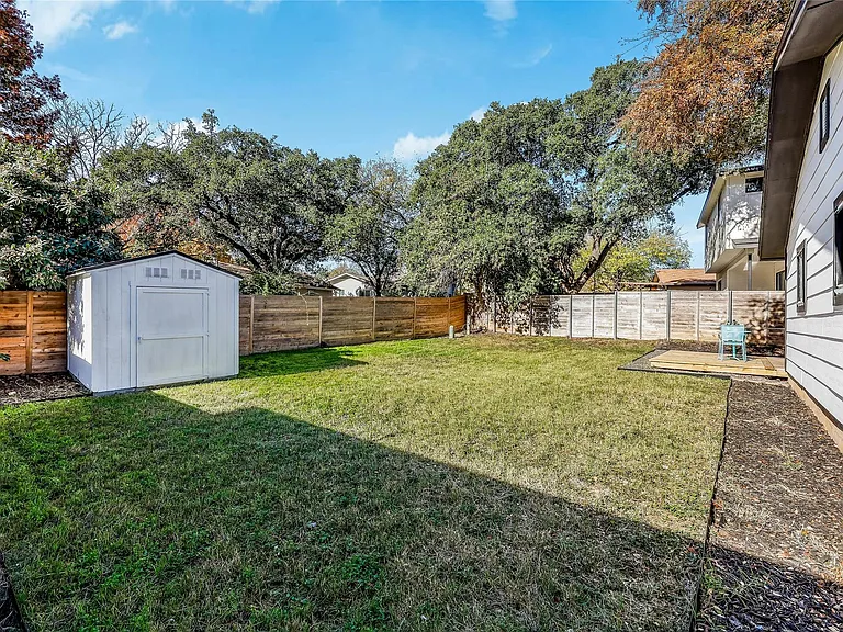 813 Cardiff Dr — Photo 24