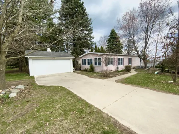 490 S Lake St, Port Sanilac, MI 48469