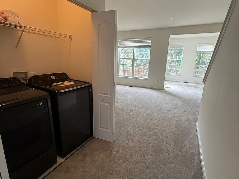 13129 Park Crescent Cir — Photo 25