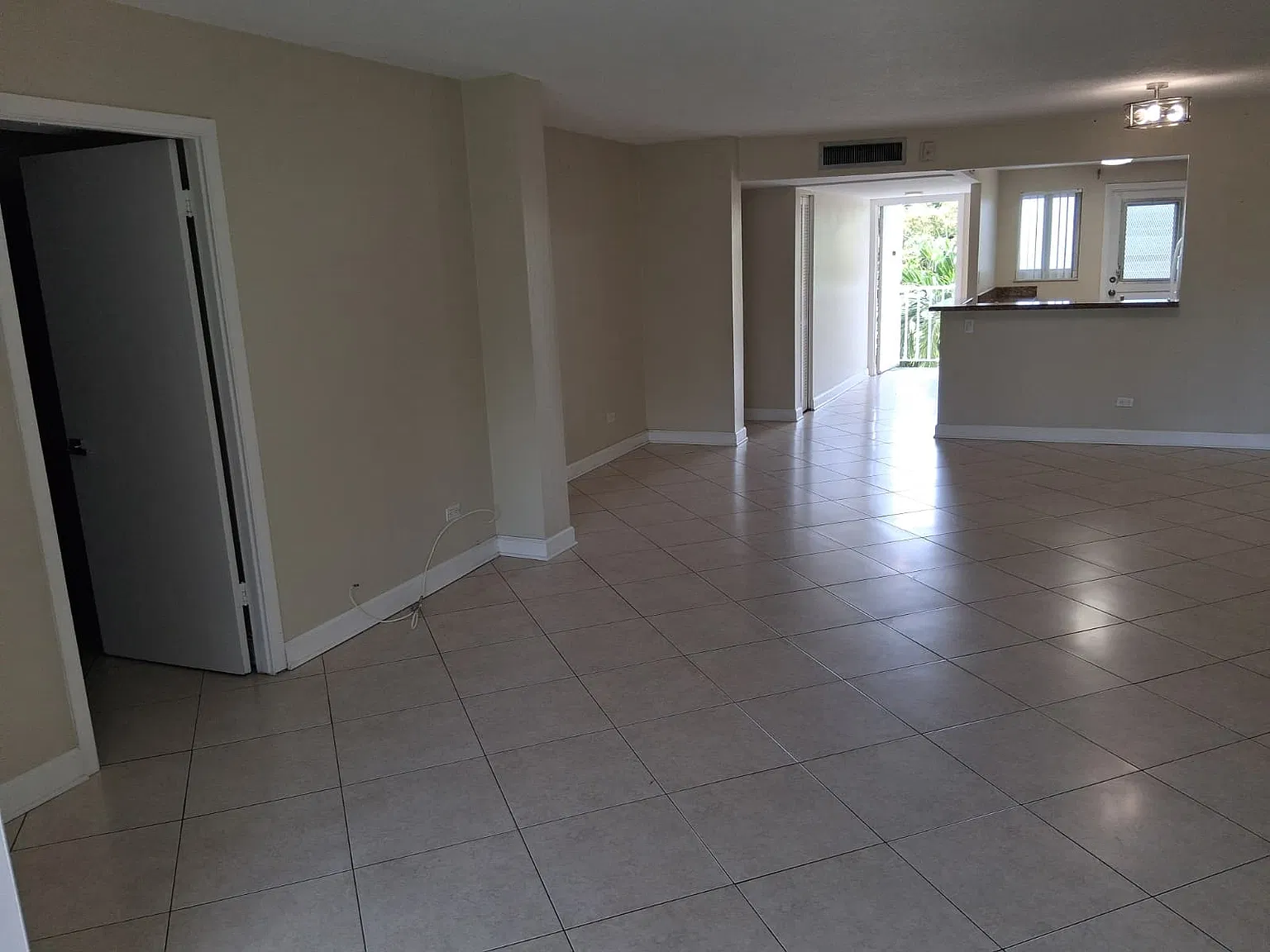 2 bed, 1450 sqft, $2,300 — Photo 4