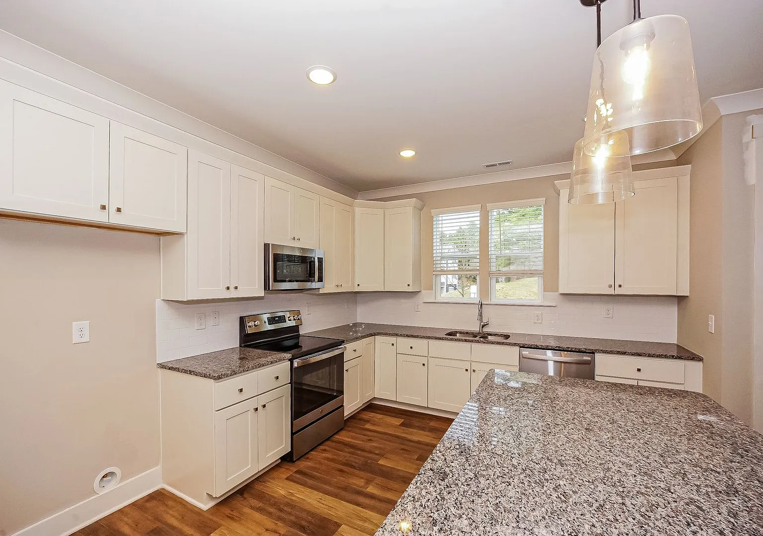 3-Bedroom, 2.5 Bath End Unit Townhome for Rent in Mooresville, NC | Attached Garage & Modern Kitchen — Photo 3