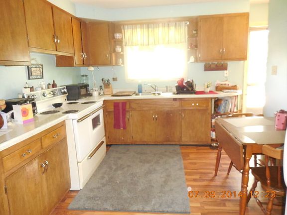 3rd image of 1705 W Mayfield Ave
