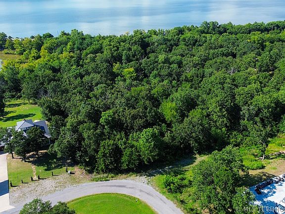 4th image of 9 Bent Oak Ln